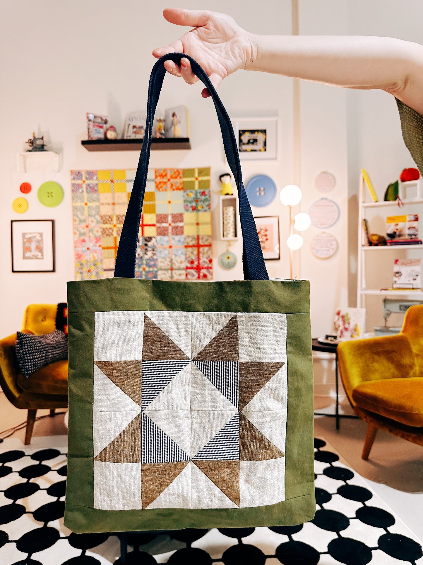 Beginner - Piecing and Patchwork - Half Square Triangle Tote