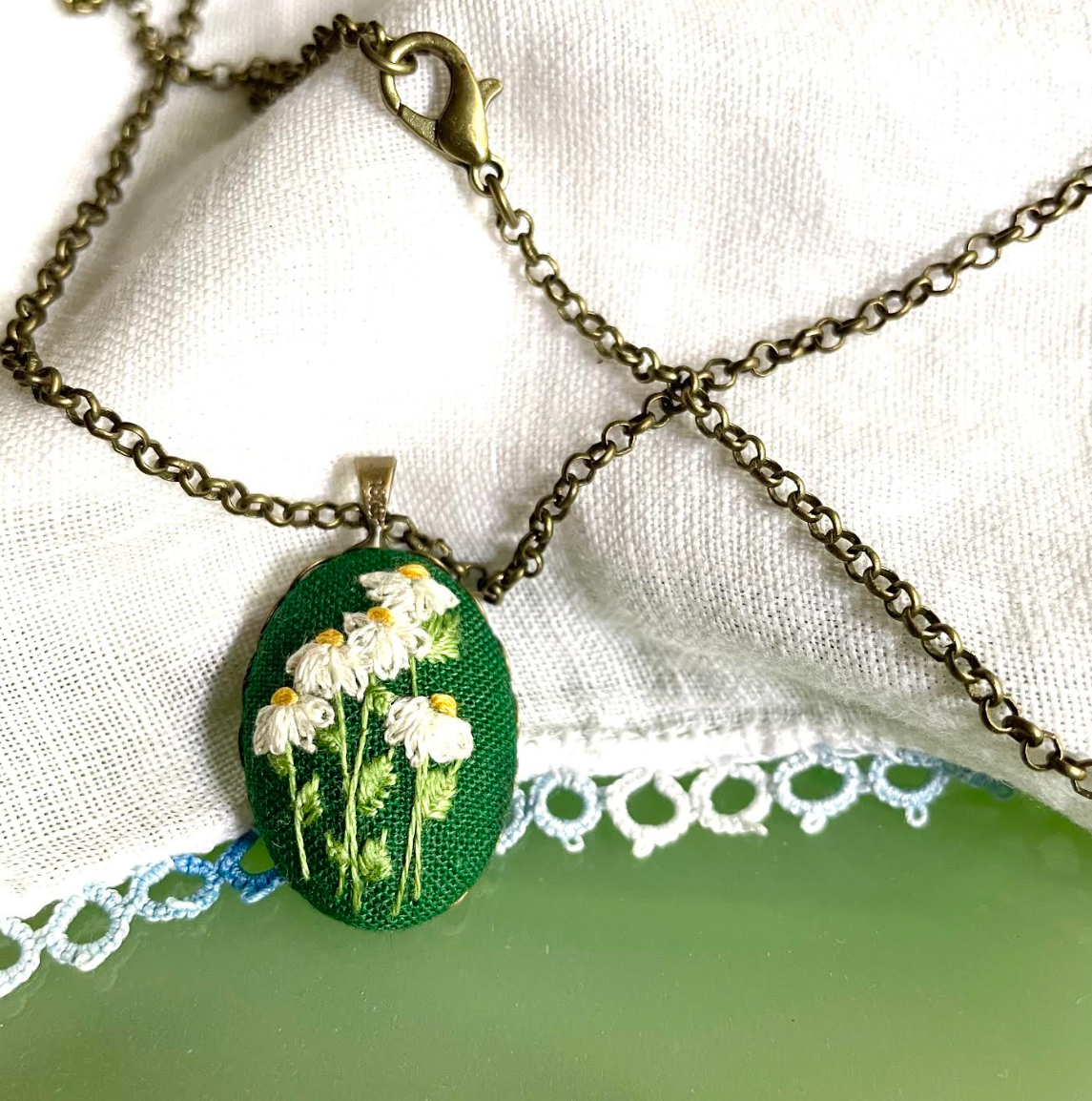 Embroidery 101 - Pendant necklace
