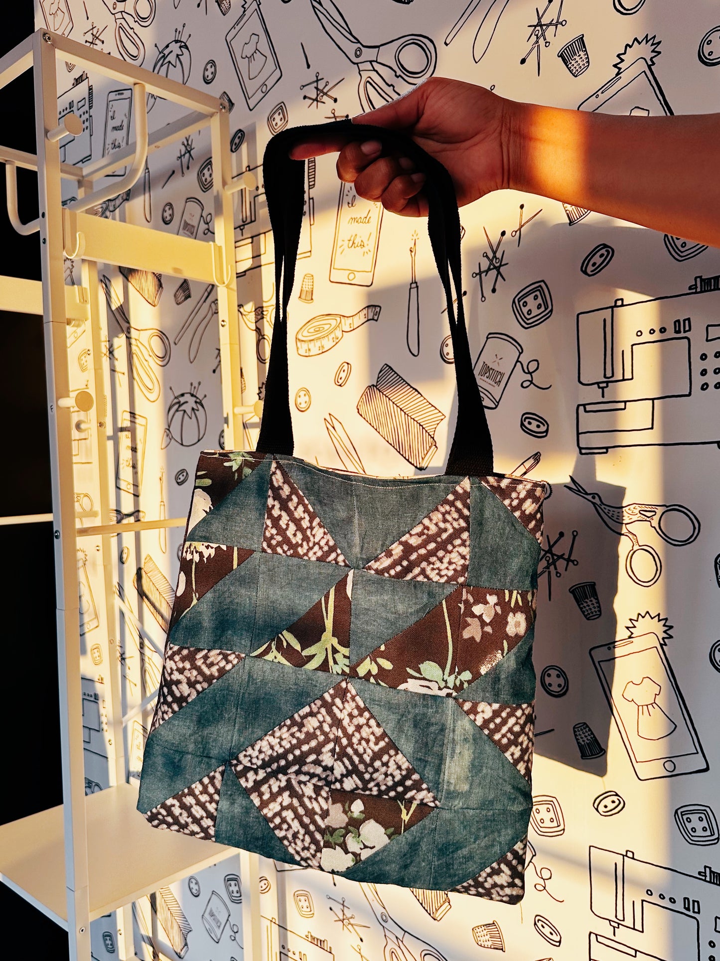 Beginner - Piecing and Patchwork - Half Square Triangle Tote